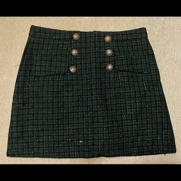 Plaid skirt with shorts underneath - Picture 1 of 3